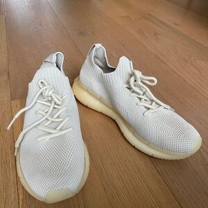 New Women's Athletic Shoes in Cream